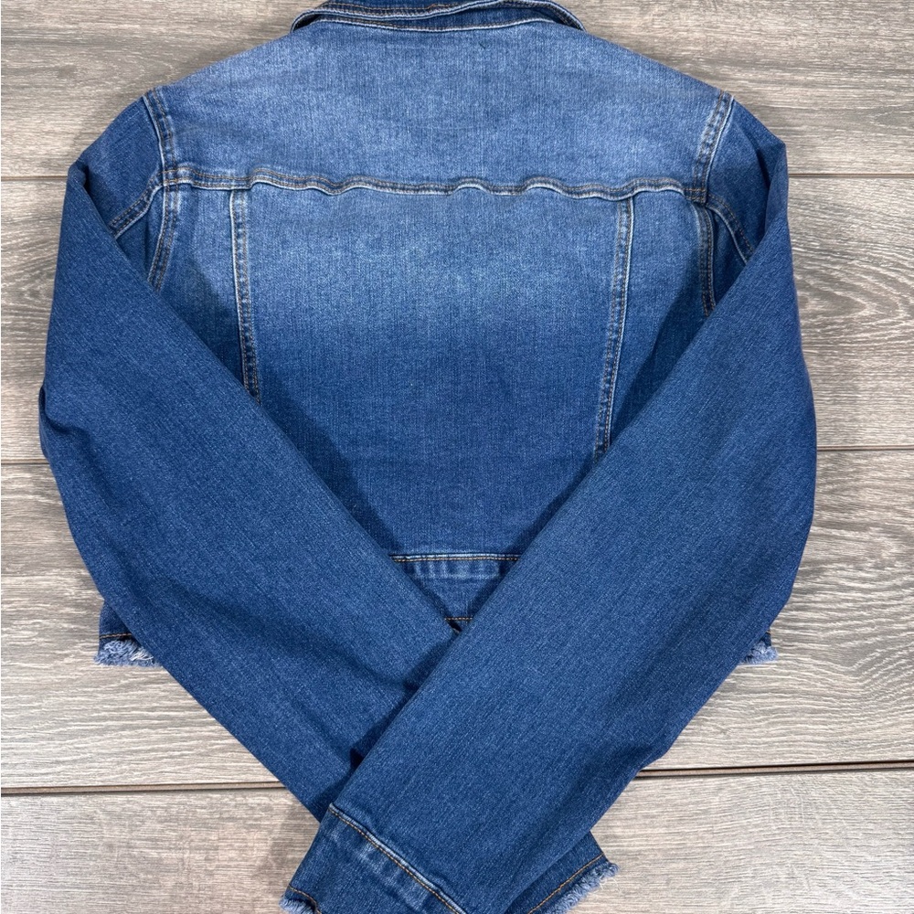 Cropped Jean jacket. - Picture 2 of 2
